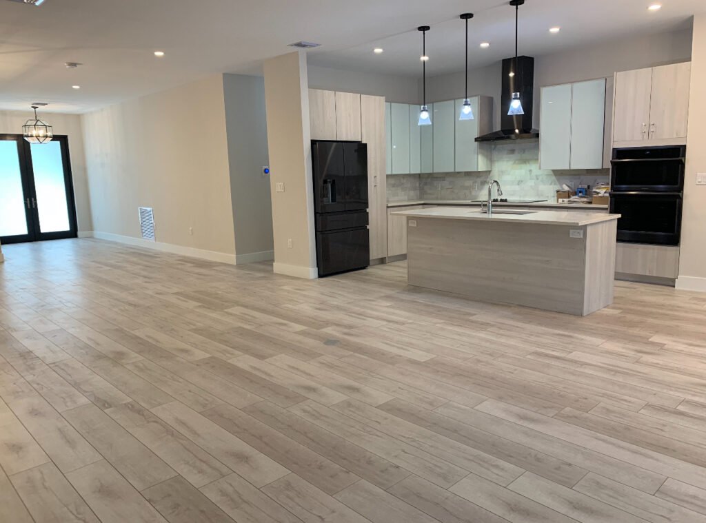 Quartz & warm-wood finish
